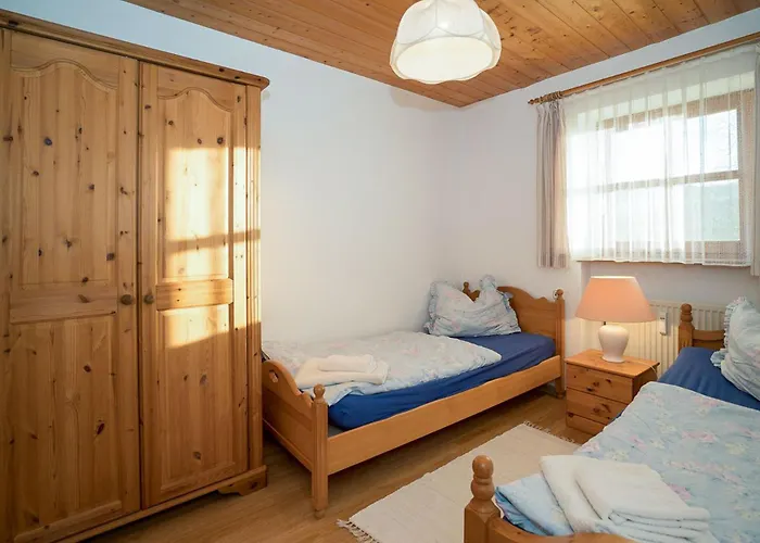 Gemuetliche Mit Balkon & Herrlichem Ausblick Хауценберг